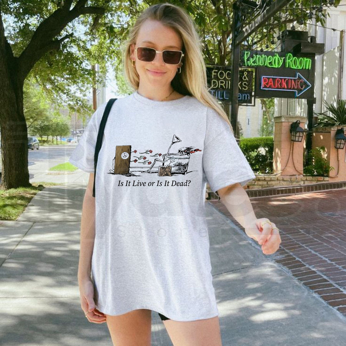 Vintage Psychedelic Rock Parody T-Shirt – Retro Music-Inspired Graphic Tee