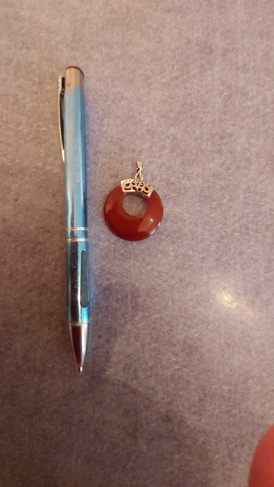 Round Stone Pendant Necklace